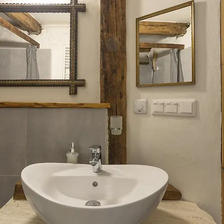 Domček Pod Botanickou Záhradou * Banská Štiavnica